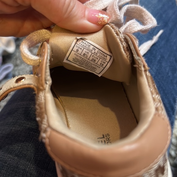 Michael Kors sneakers toddler sz 9 - Picture 3 of 4
